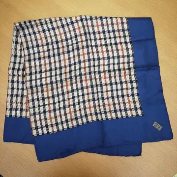 DAKS 체크 무늬 스카프 네이비