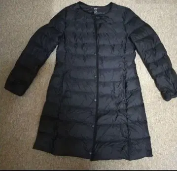 유니클로 UNIQLO 울트라 라이트 다운 코트 노카라 수납 봉투 있음