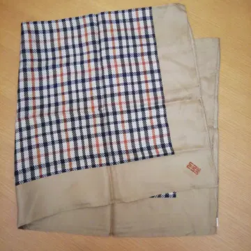 DAKS 체크 무늬 실크 스카프