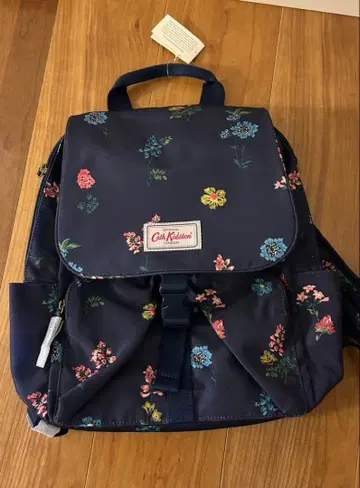 [ 새상품 ] 캐스키드슨 꽃무늬 백팩 네이비