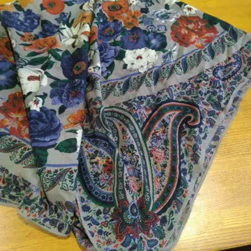 스페인 바르셀로나 꽃무늬 페이즐리 무늬 스톨 대형