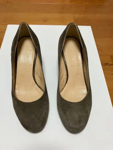 파비오 루스코니 스웨이드 펌프스