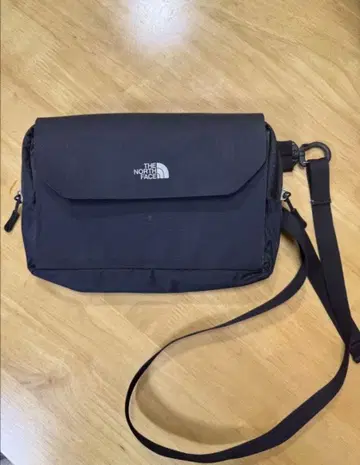 백 더 노스 페이스 프론트 액세서리 포켓 NM91655