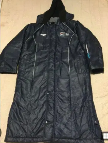 DUARIG 듀그 보아 안감 충전솜 벤치 코트 네이비 계열 L 사이즈