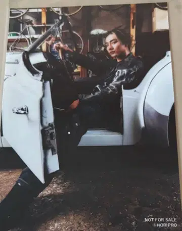 코마키네 아오타 2025년 달력 특전 브로마이드 3