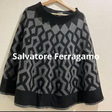 살바토레 페라가모 니트 판초 케이프