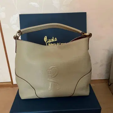 로베르타 디 카메리노 백 그레이지 박스 포함