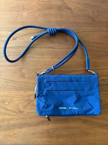 토폴로지 론 헤르만 2025 콜라보 사코슈 스트랩 세트