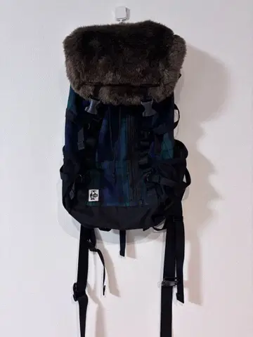 CHUMS 체크 무늬 백팩 퍼 포함