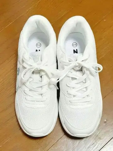 moz 사이드 엘크 마크 레이스업 통굽 스니커즈 화이트 23cm