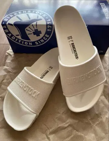 BIRKENSTOCK 바르바도스 화이트 샌들 37