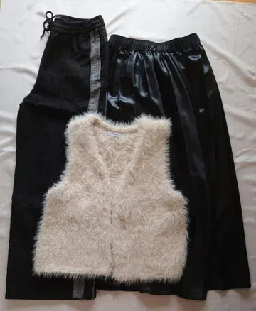 JEANASIS 3종 세트 복슬복슬 퍼 베스트 스커트 팬츠