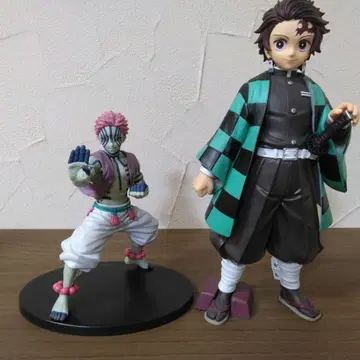 귀멸의 칼날 탄지로 아카자 피규어 세트