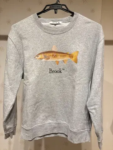 브룩 물고기 프린트 그레이 맨투맨 M