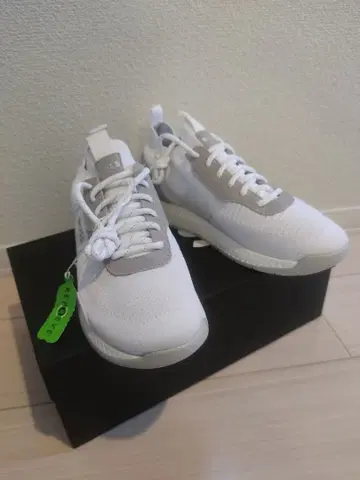 [ 새상품 ] BOSS 메쉬 스니커즈 화이트