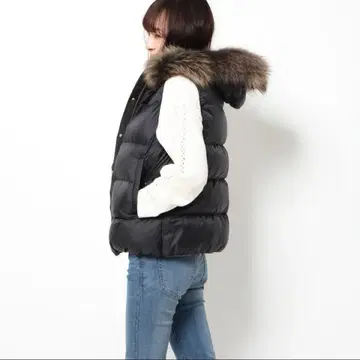 나노 유니버스 퍼 달린 블랙 다운 베스트