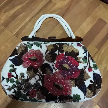 비즈 자수 꽃무늬 플랩 백