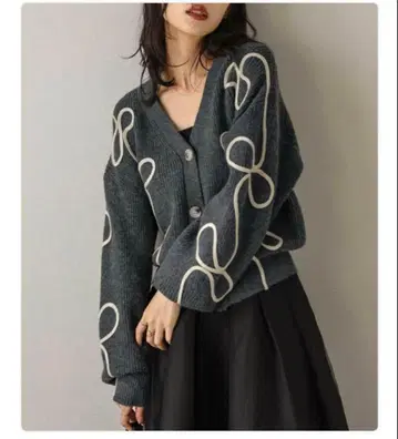 [ 미사용 새상품 ] AMELY 리본 모티브 라인 니트 가디건