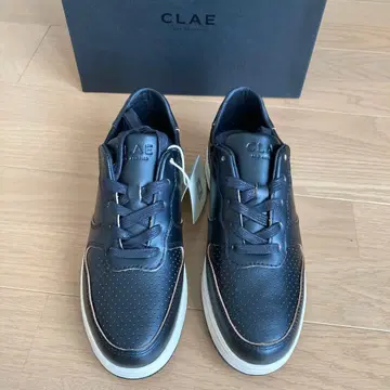 CLAE 블랙 스니커즈