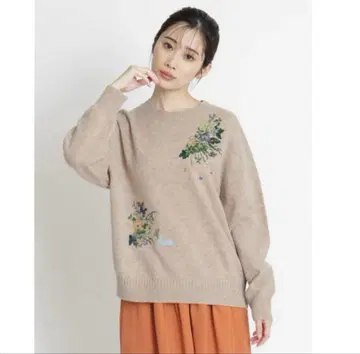 [ 택 포함 ] 슈퍼 하카 소프트 울 토끼와 꽃 자수 니트 풀오버