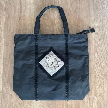 쁘띠 포원 블랙 토트백