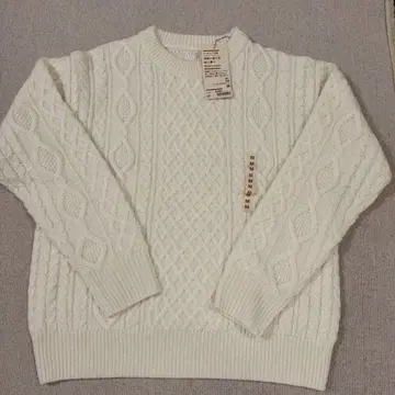 [ 미사용 새상품 ] 무인양품 메리노울 케이블 무늬 크루넥 스웨터