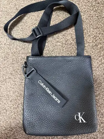 Calvin Klein Jeans 숄더백 블랙