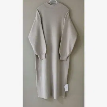 2 로리즈팜 보틀넥 원피스 베이지