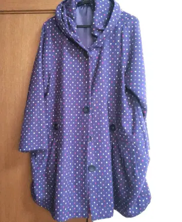 기모노의 코몬 무늬 같은, 조금 독특한 디자인의 코트