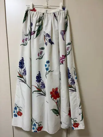 EMMELREFINES 플라워 프린트 볼륨 맥시 스커트 S 화이트