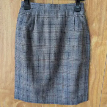 클로드레마 울 100% 그레이 계열 체크 타이트 스커트