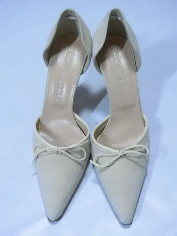 49,000엔+세금 FOXEY 폭시 옅은 베이지색 스웨이드 펌프스 35