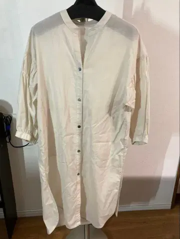 Comme une Femme 아이보리 오부 소매 셔츠/블라우스