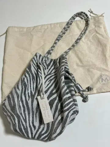 마르코마지 스픽스팬 노블 제브라 가죽 백