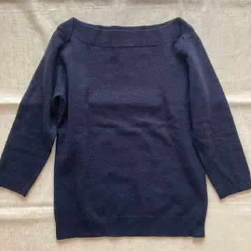 컴시즘 보트넥 7부 소매 니트 짙은