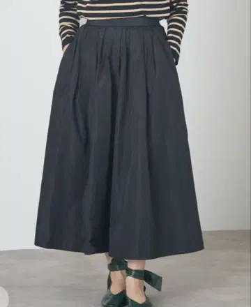 IENA 2025 타프타 플레어 스커트 새상품급