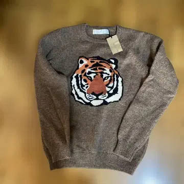 BoY GAL 트라 자수 브라운 니트 스웨터