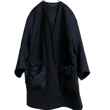 Mila Owen [ M ] 에코 퍼 포켓 부착 노카라 코트 짙은 네이비