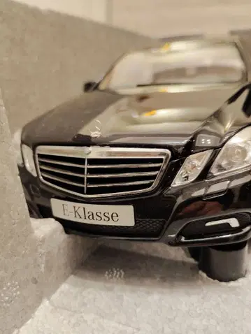 메르세데스 벤츠 E 클래스 1/18 블랙 미사용