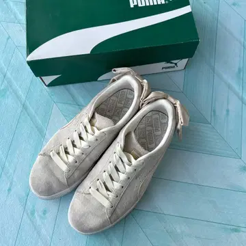 PUMA 리본 포함 스니커즈