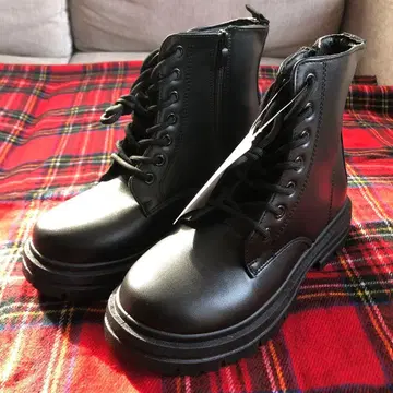 새상품 블랙 통굽 부츠 지퍼 포함 쿠션 깔창 23~24cm