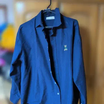 네이비 긴팔 셔츠 자수 캐릭터