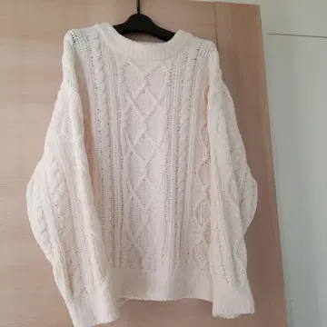 젤라또피케 화이트 케이블 니트 룸웨어 M