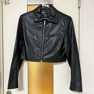 ZARA 블랙 크롭 페이크 가죽 자켓 XS
