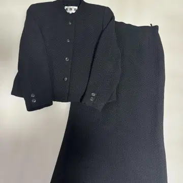 블랙 자켓과 롱 스커트 셋업 자카드 블랙 11호