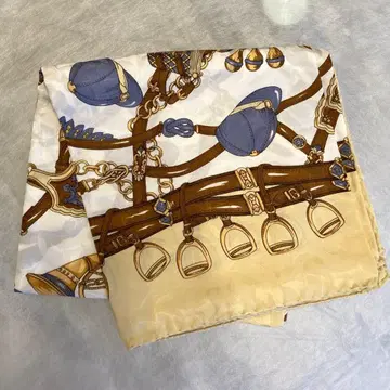 [ 새상품 ] 이탈리아제 실크 100% 스카프 크림색