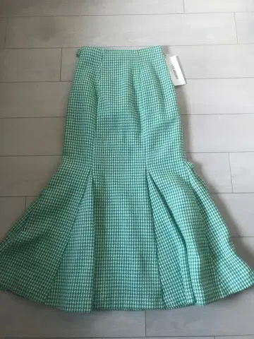 LILY BROWN x 미야와키 사쿠라 콜라보 머메이드 스커트 새상품