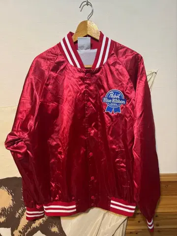 Pabst Blue Ribbon Beer 바시티 자켓 새틴 나일론 L