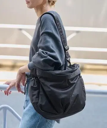 [ 미사용 ] NOMADIS 노마디스 별주 블랙 숄더백