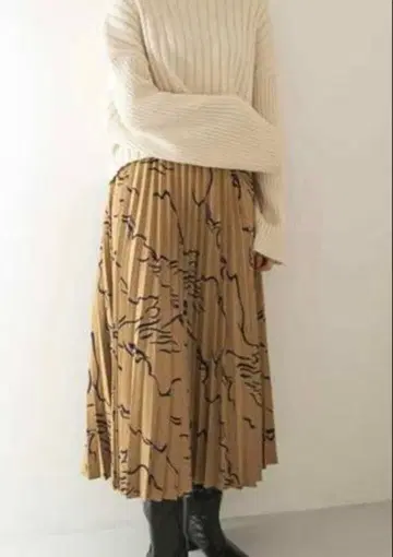 KBF 프린트 플리츠 스커트 허리밴딩 브라운